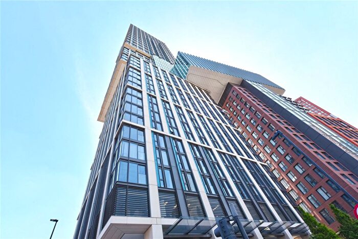 1 Bedroom Flat To Rent In Bondway, London, SW8