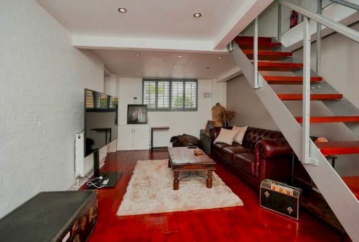 1 Bedroom Flat To Rent In Ashby Mews, London, SW2