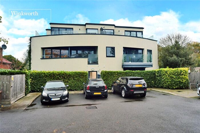 1 Bedroom Apartment For Sale In Hardwick Close, Epsom, Surrey, KT19