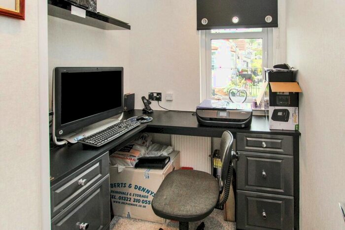 2 Bedroom Bungalow For Sale In Franklins Avenue, Pilgrims Retreat, Maidstone, ME17