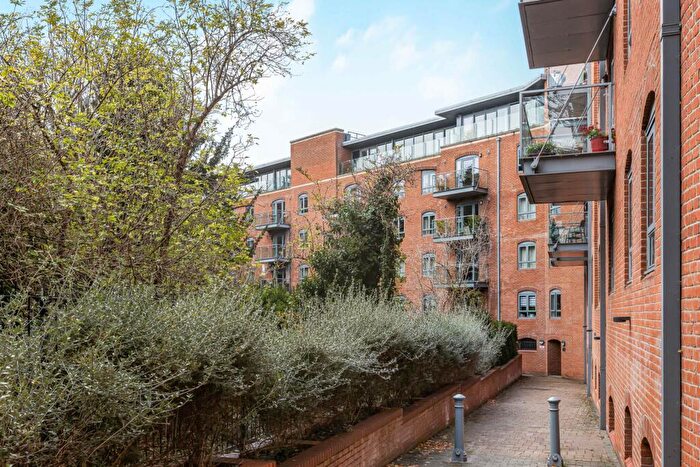 2 Bedroom Apartment For Sale In Foundry House, Waterfront, OX2