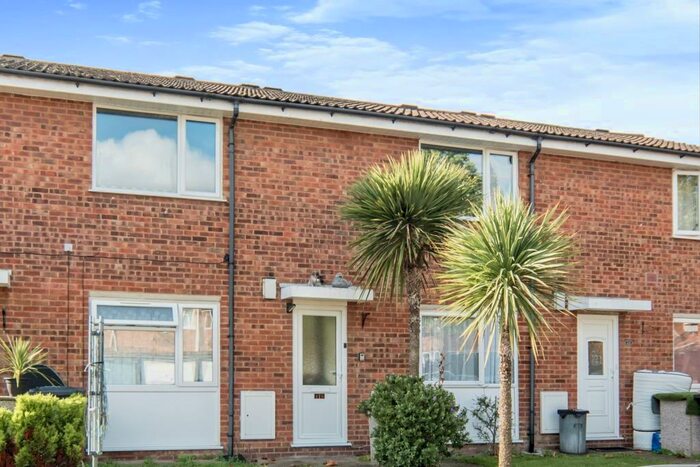 1 Bedroom Maisonette To Rent In Massey Close, Kempston, Bedfordshire, MK42