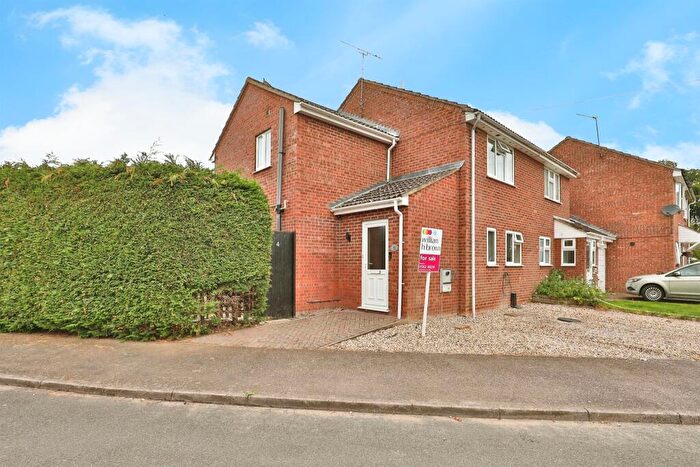 3 Bedroom Semi-Detached House For Sale In Stone Road, Beetley, Dereham, NR20