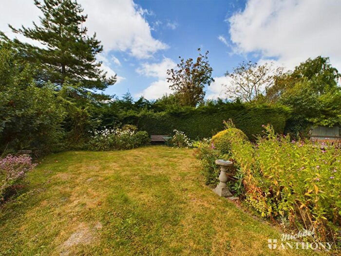 4 Bedroom Detached House For Sale In Old Farm Close, Horton, LU7