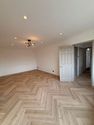 1 Bedroom Flat To Rent In Athenaeum Road, London, N20