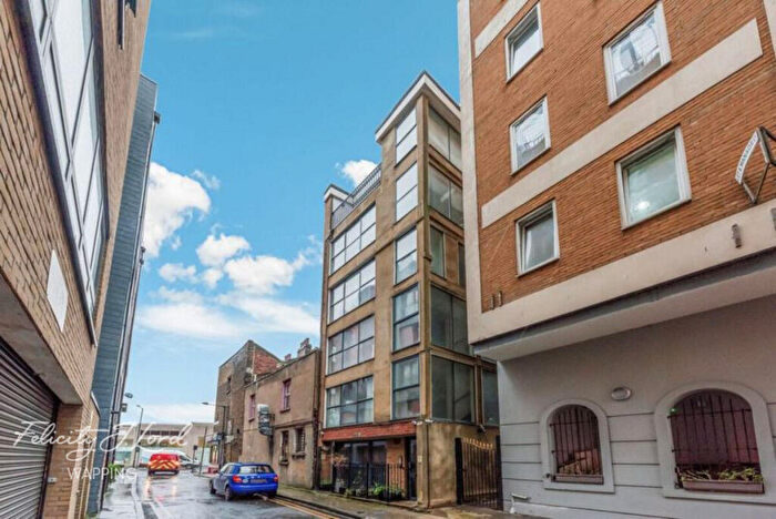 1 Bedroom Flat For Sale In Johnny Andrews House, Boulcott Street, London, E1