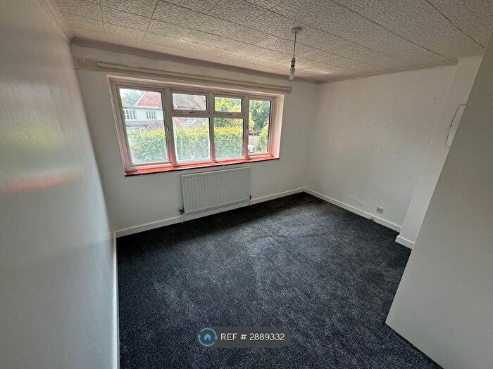 1 Bedroom Maisonette To Rent In Highway Road, Maidenhead, SL6