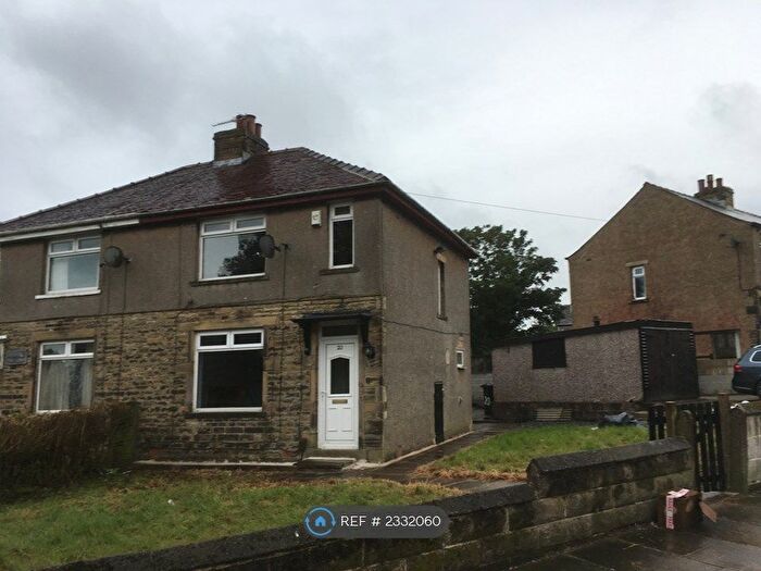3 Bedroom Semi-Detached House To Rent In Torre Road, Bradford, BD6