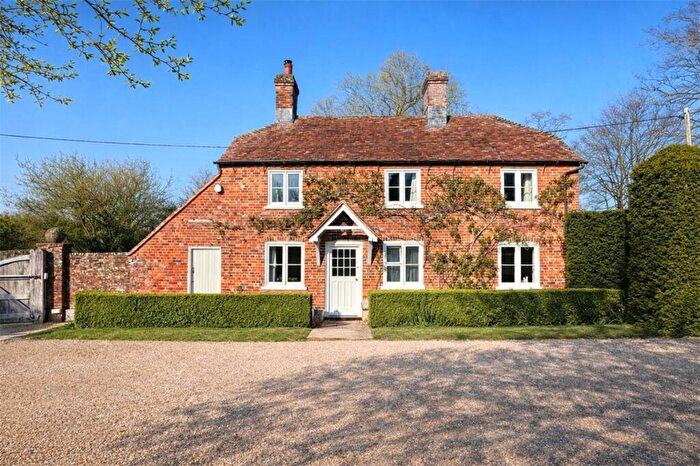 3 Bedroom Detached House To Rent In Rectory Road, Oakley, Basingstoke, Hampshire, RG23