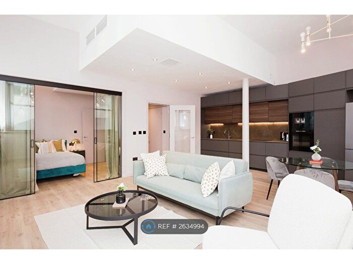 2 Bedroom Flat To Rent In Charlotte Street, Manchester, M1