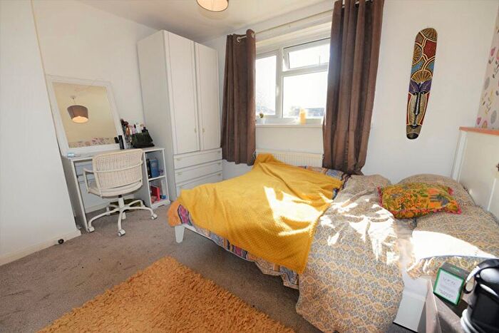 2 Bedroom House To Rent In Rosebank Gardens, LS3
