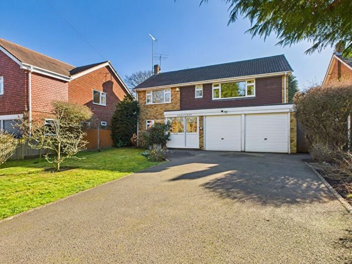 4 Bedroom Detached House To Rent In Salmons Lane West, Caterham On The Hill, CR3