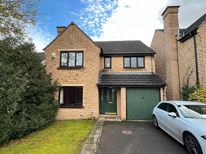 4 Bedroom Detached House To Rent In Stonebridge Walk, Shepley, Huddersfield, HD8