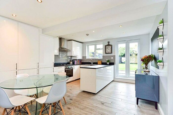 3 Bedroom End Of Terrace House For Sale In Loose Road, Maidstone, Kent, ME15