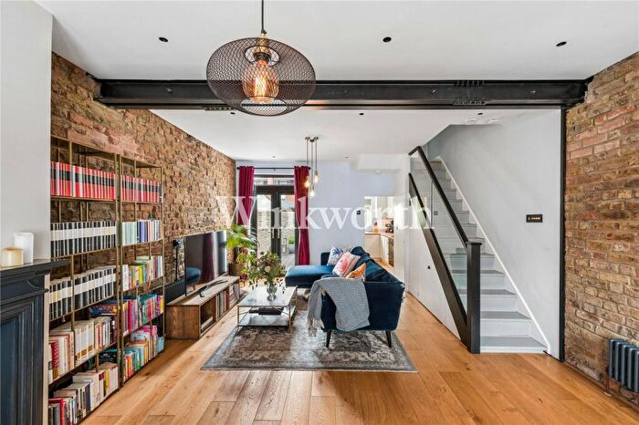 3 Bedroom Terraced House For Sale In Roslyn Road, London, N15