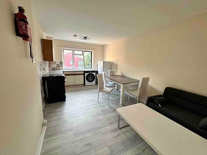 2 Bedroom Flat To Rent In Claremont Close, E16