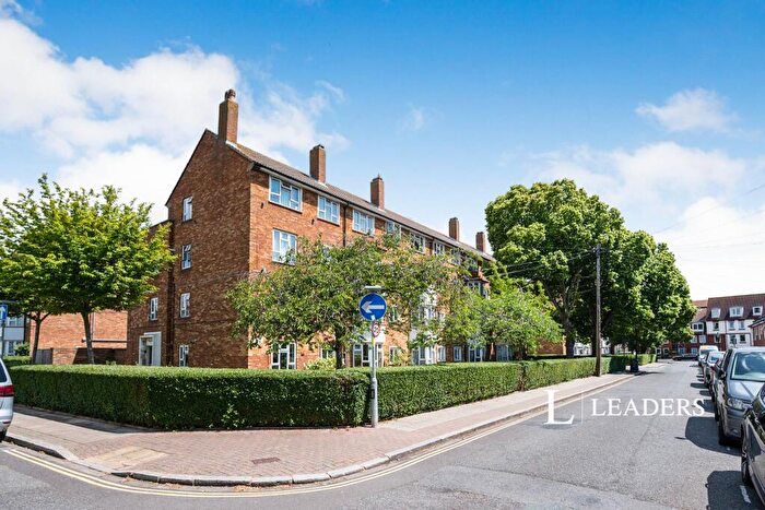 3 Bedroom Maisonette To Rent In King Street, Southsea, PO5