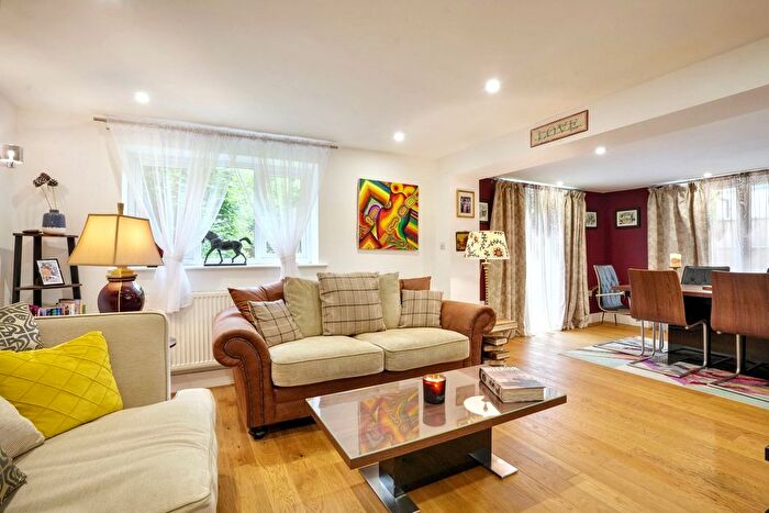 5 Bedroom Semi-Detached House For Sale In Warmlake Road, Sutton Valence, ME17