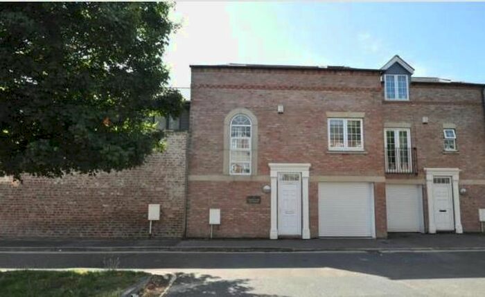 2 Bedroom Town House To Rent In Grosvenor Cottages, Grosvenor Road, York, YO30