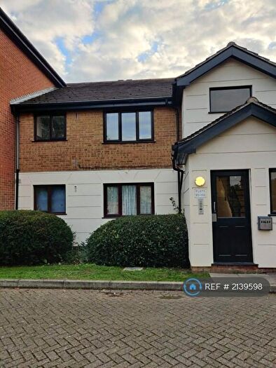 Studio To Rent In Parrotts Field, Hoddesdon, EN11