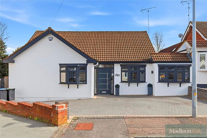 2 Bedroom Bungalow For Sale In Hainault Grove, Chigwell, Essex, IG7
