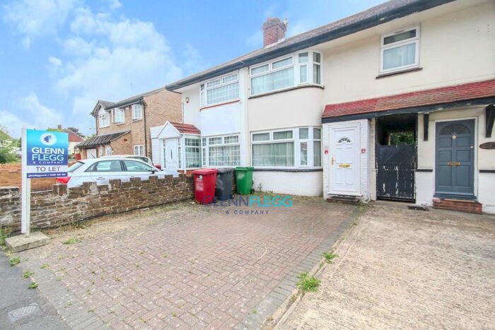 2 Bedroom Property To Rent In Bower Way, Cippenham, Slough, SL1