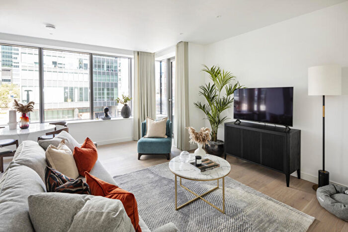 2 Bedroom Apartment To Rent In Water Street, London, E14