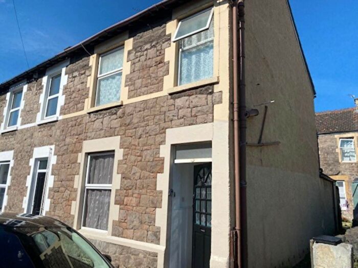 2 Bedroom End Of Terrace House To Rent In Camden Terrace, Weston-Super-Mare, BS23