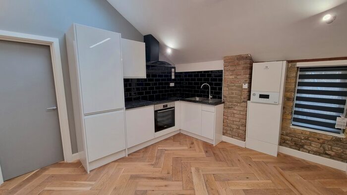 2 Bedroom Flat To Rent In Greville Street, London, EC1N