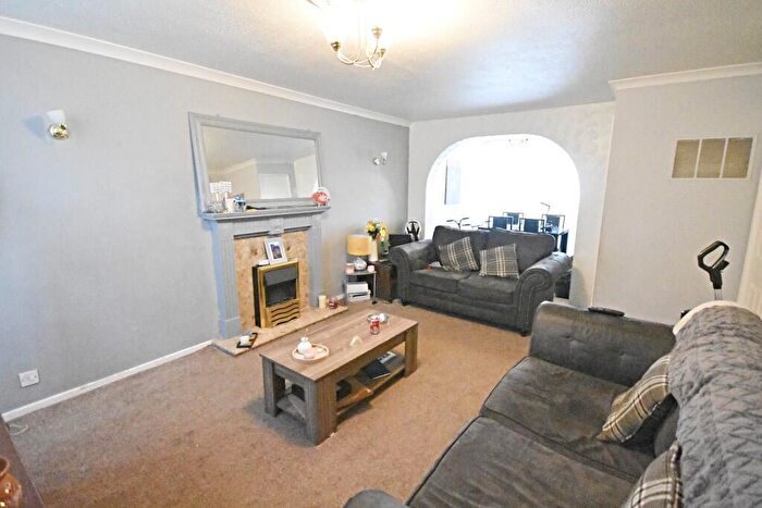 3 Bedroom End Of Terrace House For Sale In Deptford Crescent, Bulwell, NG6