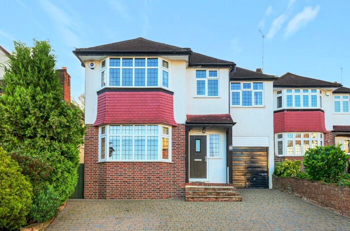 4 Bedroom Detached House To Rent In Hillview Crescent, Orpington, BR6