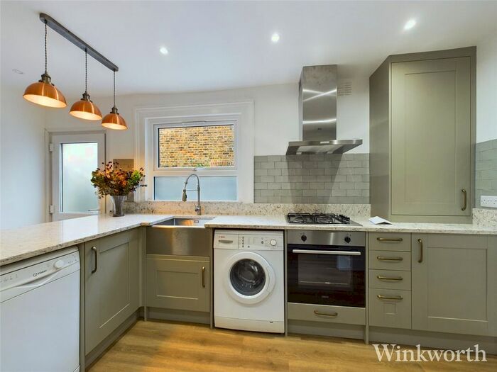 2 Bedroom Flat To Rent In Nemoure Road, Acton, Uk, W3