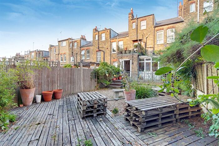 2 Bedroom Flat To Rent In Uplands Road, London, N8