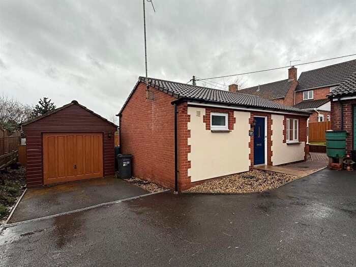 1 Bedroom Detached Bungalow For Sale In Brue Avenue, Bruton, BA10