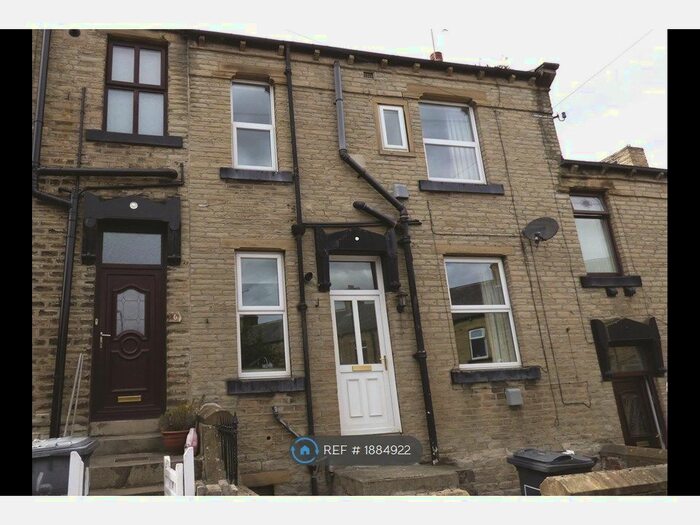 2 Bedroom Terraced House To Rent In Richardson St, Bradford, BD12