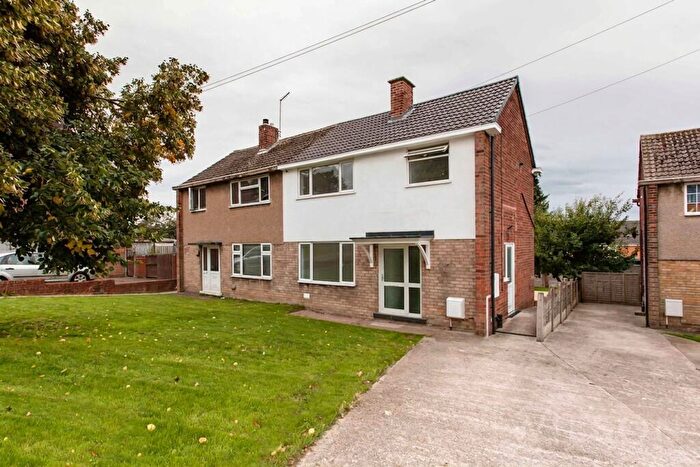 3 Bedroom Semi Detached House For Sale In Bainbridge Road, Bolsover, S44