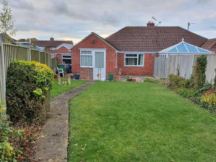 2 Bedroom Bungalow For Sale In Laura Close, Longlevens, Gloucester GL2