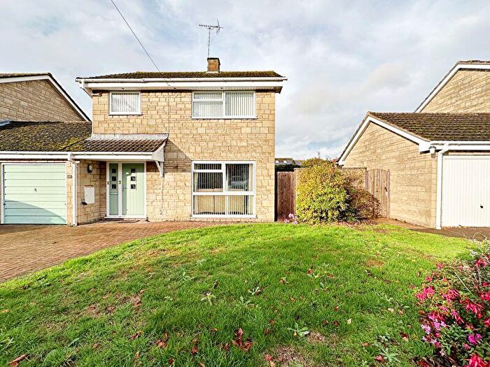 3 Bedroom Link Detached House For Sale In Saint Giles Road, Bredon, GL20
