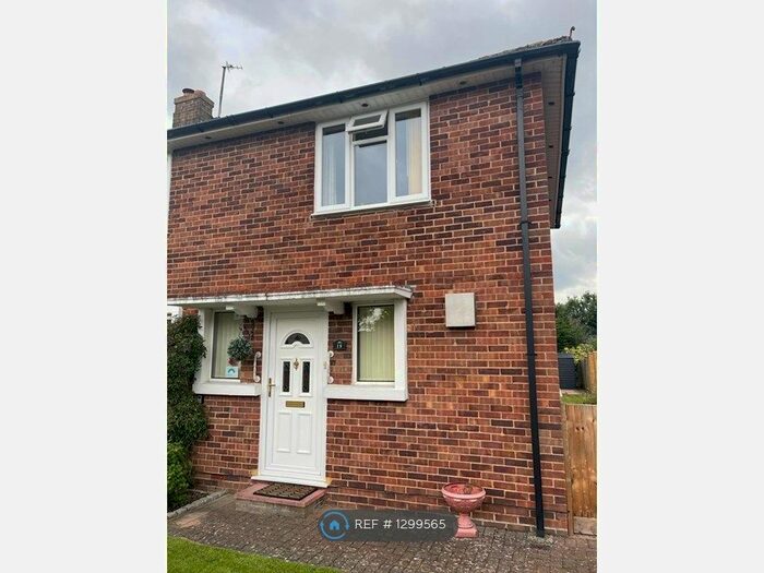 3 Bedroom Semi-Detached House To Rent In Talbot Close, Newbury RG14