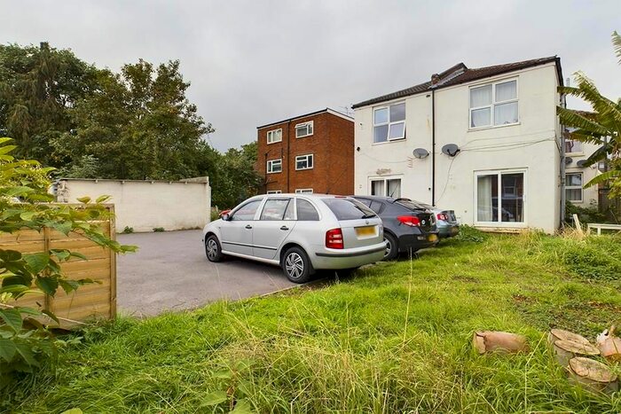 1 Bedroom Flat To Rent In Bitterne Road West, Southampton, SO18