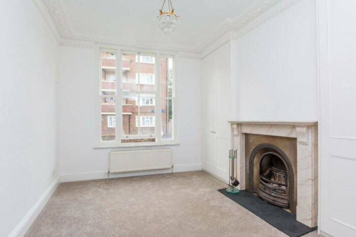 3 Bedroom Flat To Rent In Mortlake High Street, Mortlake, London, SW14