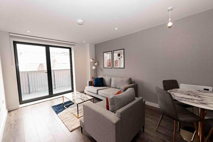 2 Bedroom Apartment To Rent In Cross Lane, Manchester, Greater Manchester, M5