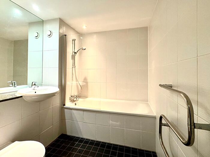 1 Bedroom Flat To Rent In Tabley Street, Liverpool, L1