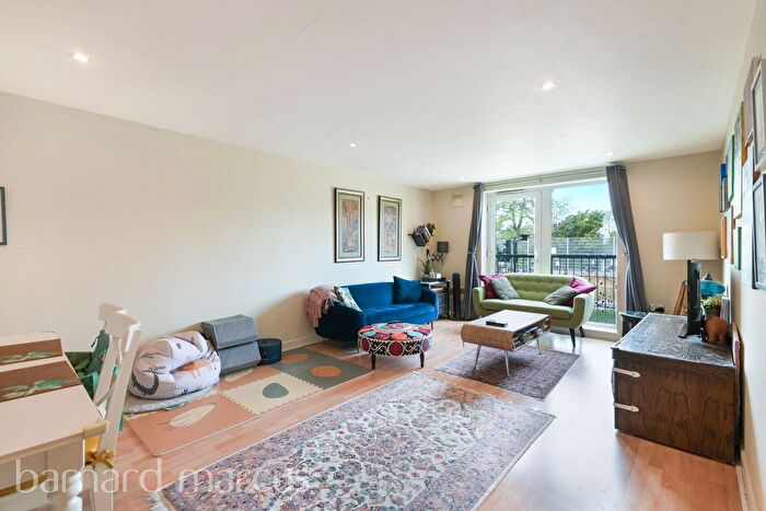2 Bedroom Flat To Rent In Lambert Road, Surbiton, KT5