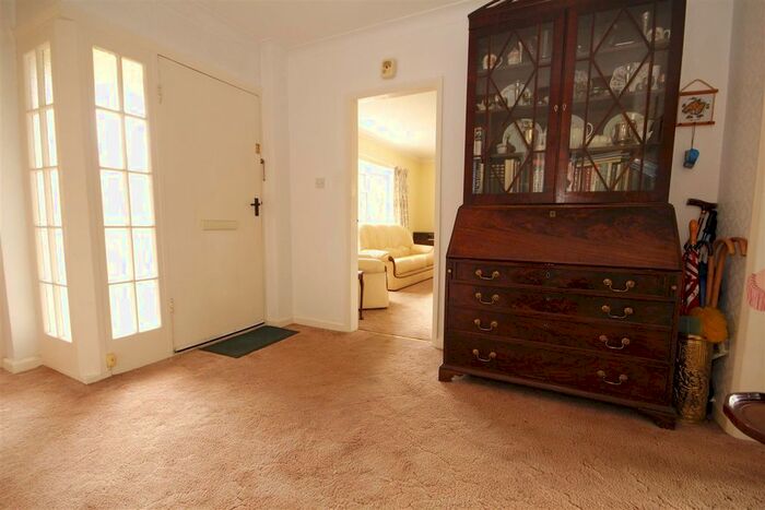 3 Bedroom Detached Bungalow For Sale In Greenside, Dunnington, York, YO19