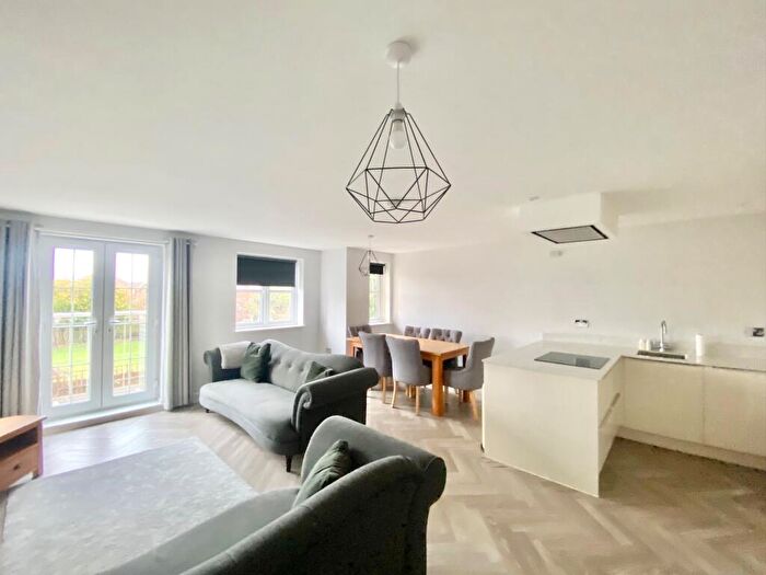 3 Bedroom Apartment To Rent In London Road, Aston Clinton, Aylesbury, HP22