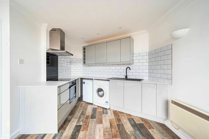 1 Bedroom Flat To Rent In Stoke Newington High Street, Stoke Newington, London, N16