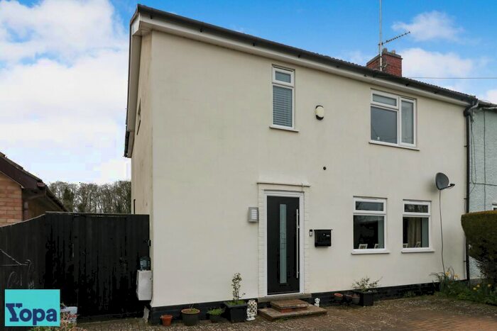3 Bedroom End Of Terrace House For Sale In Isham Road, Kettering, NN14