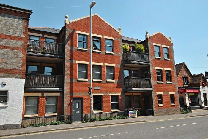 1 Bedroom Apartment To Rent In Carlingford House, Gosbrook Road, Caversham, Reading, RG4