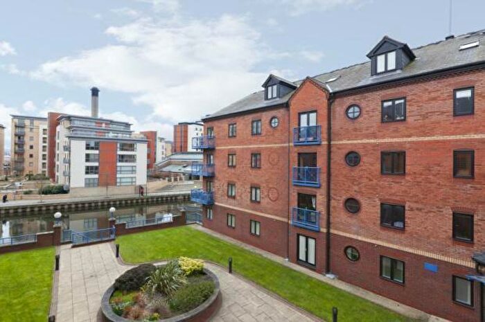 2 Bedroom Flat To Rent In Langtons Wharf, The Calls, Leeds, LS2